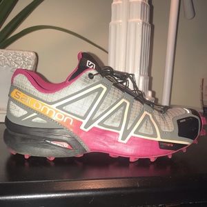 🦄SALE🦄 Salomon trail runners